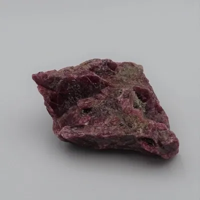 Rodonit 105,9g surový minerál Brazilie