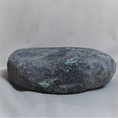 Jade nugget 2,5 kg Burma (Myanmar)