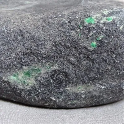 Jadeit valoun 2,5 kg Barma (Myanmar)
