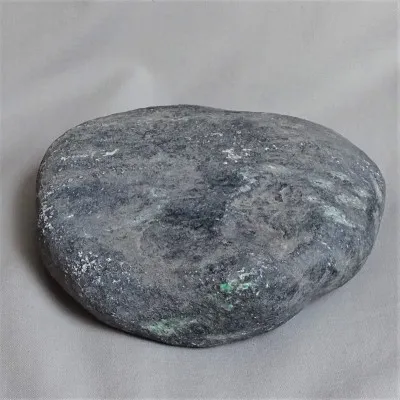 Jadeit valoun 2,5 kg Barma (Myanmar)
