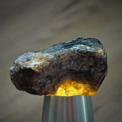 Zirkon surový 69,4g Kambodža