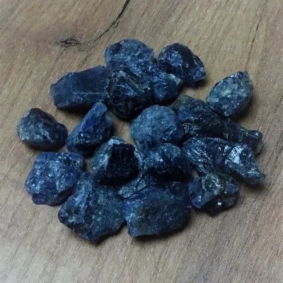 Iolit/Cordierit 100g výhodné balení 19 kusů, Tanzánie
