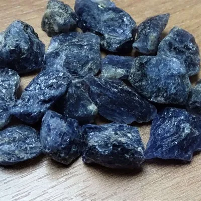 Iolit/Cordierit 100g výhodné balení 17 kusů, Tanzánie