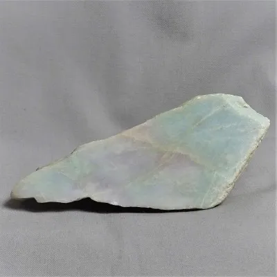 Jadeit surový minerál 813g Barma (Myanmar)
