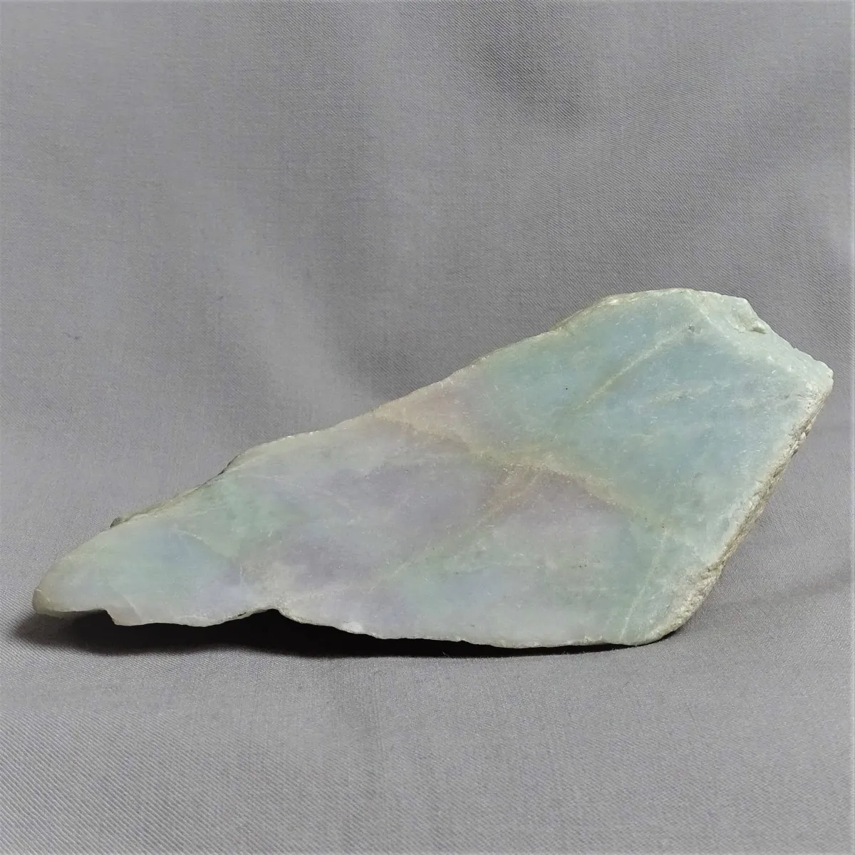 Jadeit surový minerál 813g Barma (Myanmar)