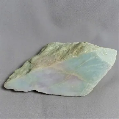 Jadeit surový minerál 813g Barma (Myanmar)