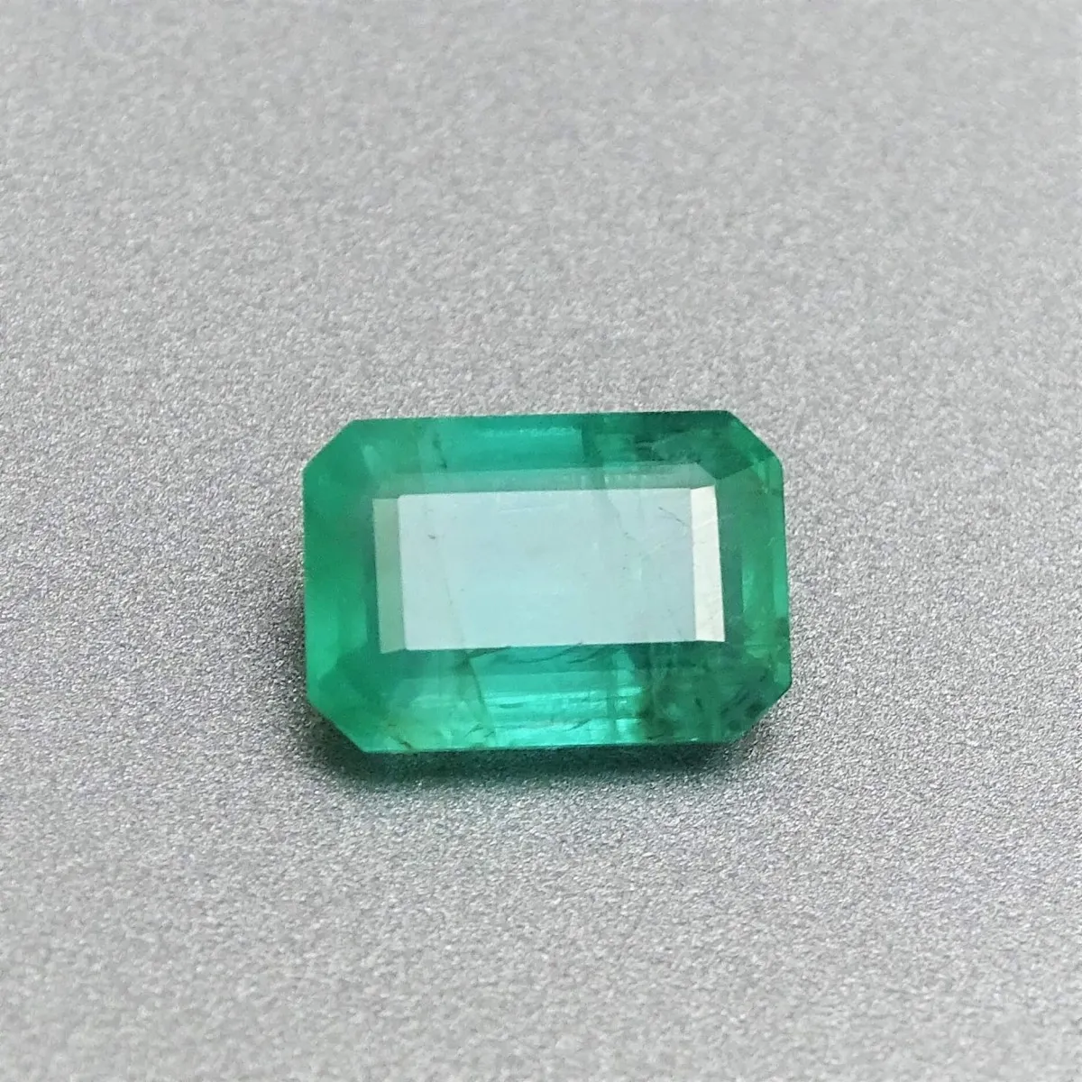 Natural cut emerald 2,54 ct, Zambia