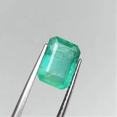 Natural cut emerald 2,54 ct, Zambia