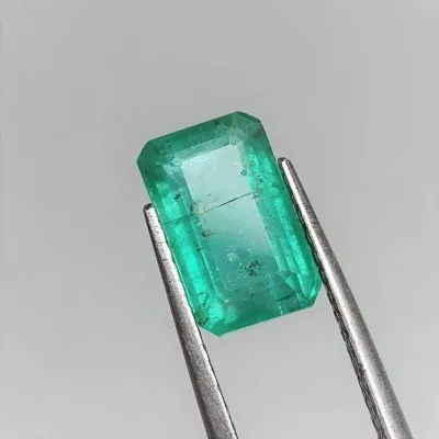 Natural cut emerald 2,78 ct, Zambia