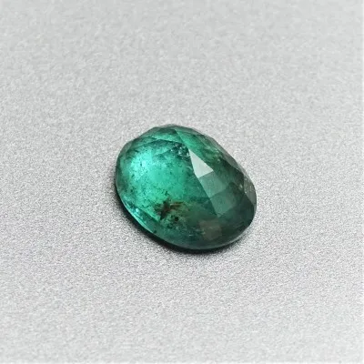 Natural cut emerald 1,76 ct, Zambia