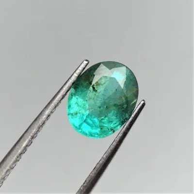 Natural cut emerald 1,76 ct, Zambia