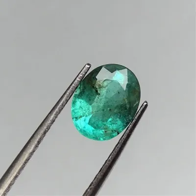 Natural cut emerald 1,76 ct, Zambia