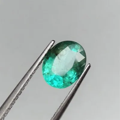 Natural cut emerald 1,76 ct, Zambia