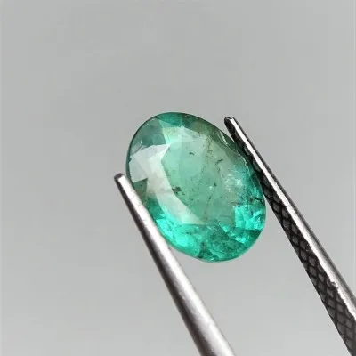 Natural cut emerald 1,76 ct, Zambia