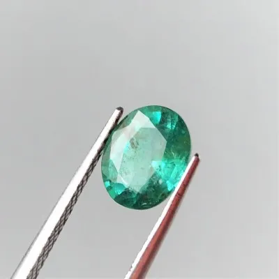 Natural cut emerald 1,76 ct, Zambia