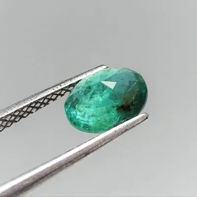 Natural cut emerald 1,76 ct, Zambia