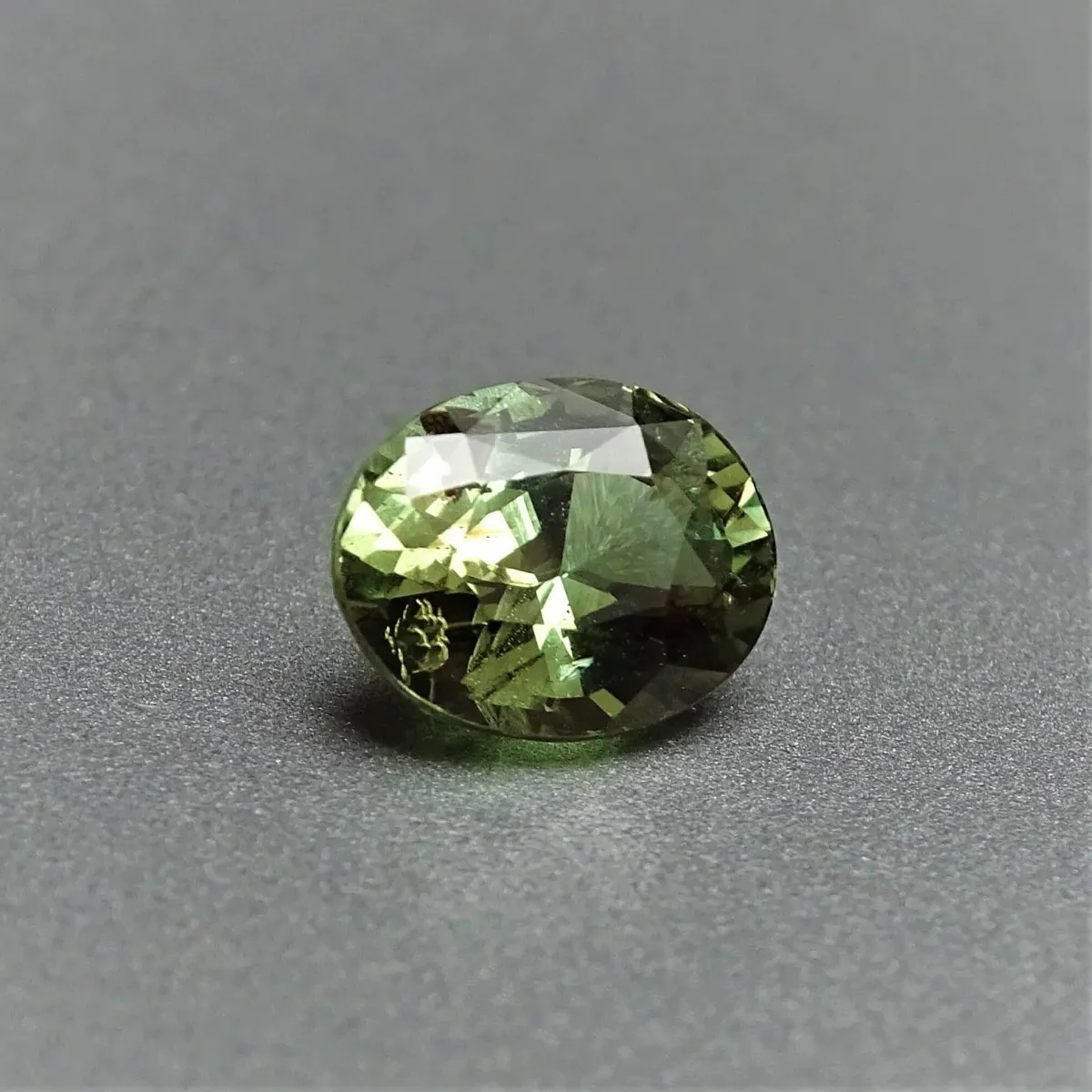 Alexandrite - 2,40 ct Sri Lanka CGL certificate member of the GIA Association
