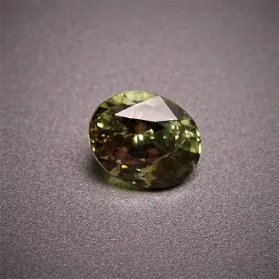 Alexandrite - 2,40 ct Sri Lanka CGL certificate member of the GIA Association