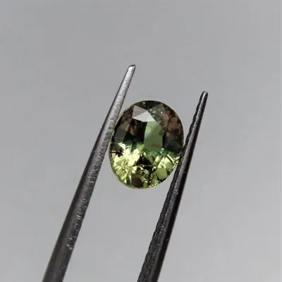 Alexandrite - 2,40 ct Sri Lanka CGL certificate member of the GIA Association