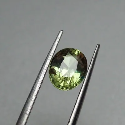 Alexandrite - 2,40 ct Sri Lanka CGL certificate member of the GIA Association