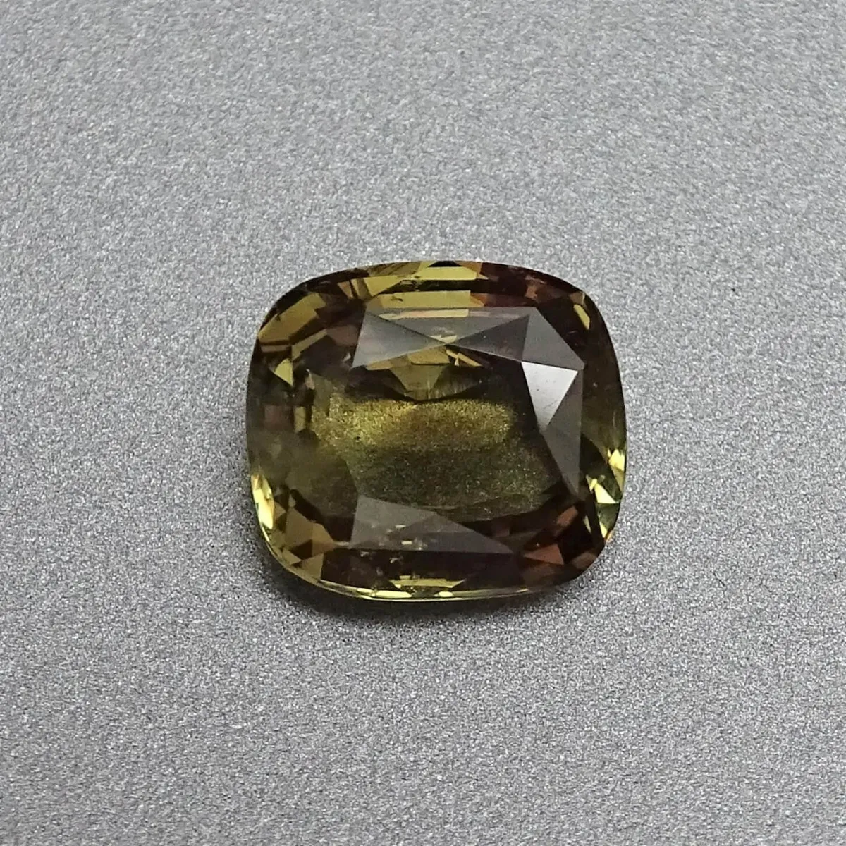 Alexandrite - 3,05 ct Sri Lanka CGL certificate member of the GIA Association