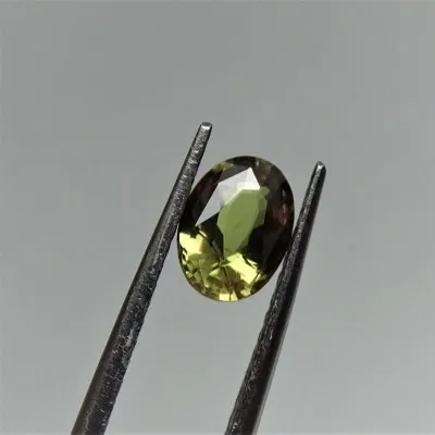 Alexandrite - 1,20 ct Sri Lanka CGL certificate member of the GIA Association