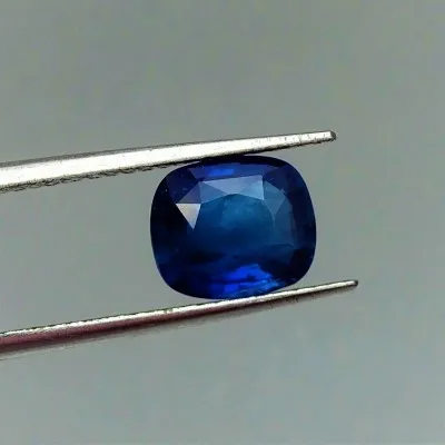 Sapphire royal blue 3,42 ct Sri Lanka CGL (Ceylon Gem Lab) member of the GIA certificate