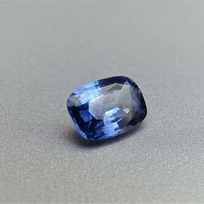 Sapphire blue 1,84 ct Sri Lanka CGL (Ceylon Gem Lab) member of the GIA certificate