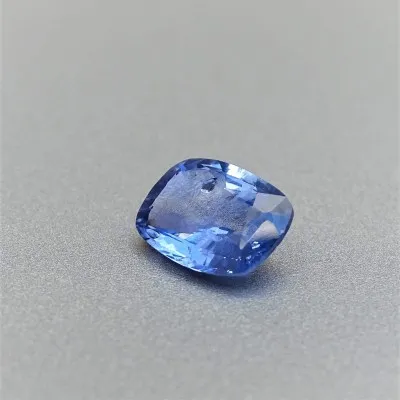 Sapphire blue 1,84 ct Sri Lanka CGL (Ceylon Gem Lab) member of the GIA certificate