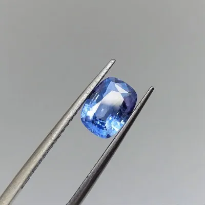 Sapphire blue 1,84 ct Sri Lanka CGL (Ceylon Gem Lab) member of the GIA certificate