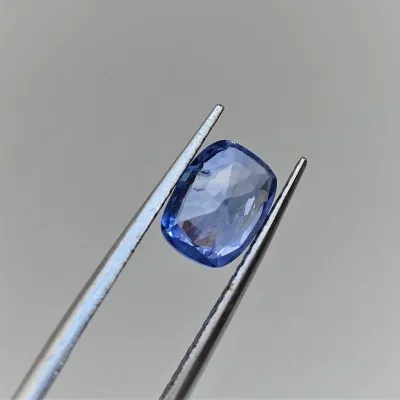 Sapphire blue 1,84 ct Sri Lanka CGL (Ceylon Gem Lab) member of the GIA certificate