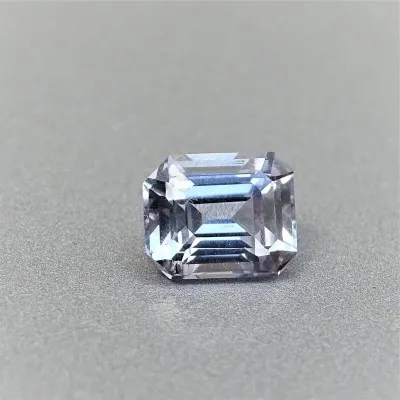 White sapphire 2.02 ct Sri Lanka CGL (Ceylon Gem Lab) member of the GIA certificate