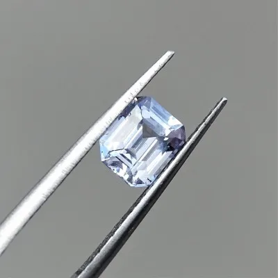 White sapphire 2.02 ct Sri Lanka CGL (Ceylon Gem Lab) member of the GIA certificate