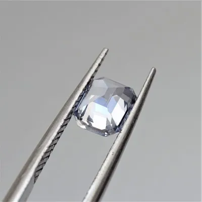 White sapphire 2.02 ct Sri Lanka CGL (Ceylon Gem Lab) member of the GIA certificate