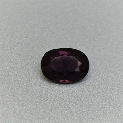 Spinel - 2,85 ct, Srí Lanka, certifikát CGL (Ceylon Gem Lab) člen asociace GIA