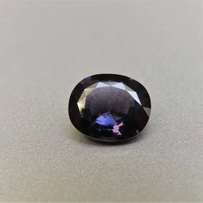 Spinel - 3,44 ct, Sri Lanka, certificate CGL (Ceylon Gem Lab) member associations GIA