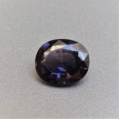 Spinel - 3,44 ct, Sri Lanka, certificate CGL (Ceylon Gem Lab) member associations GIA