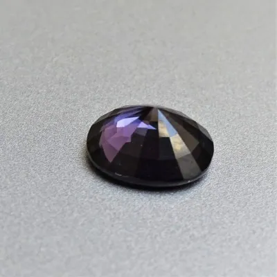 Spinel - 3,44 ct, Sri Lanka, certificate CGL (Ceylon Gem Lab) member associations GIA