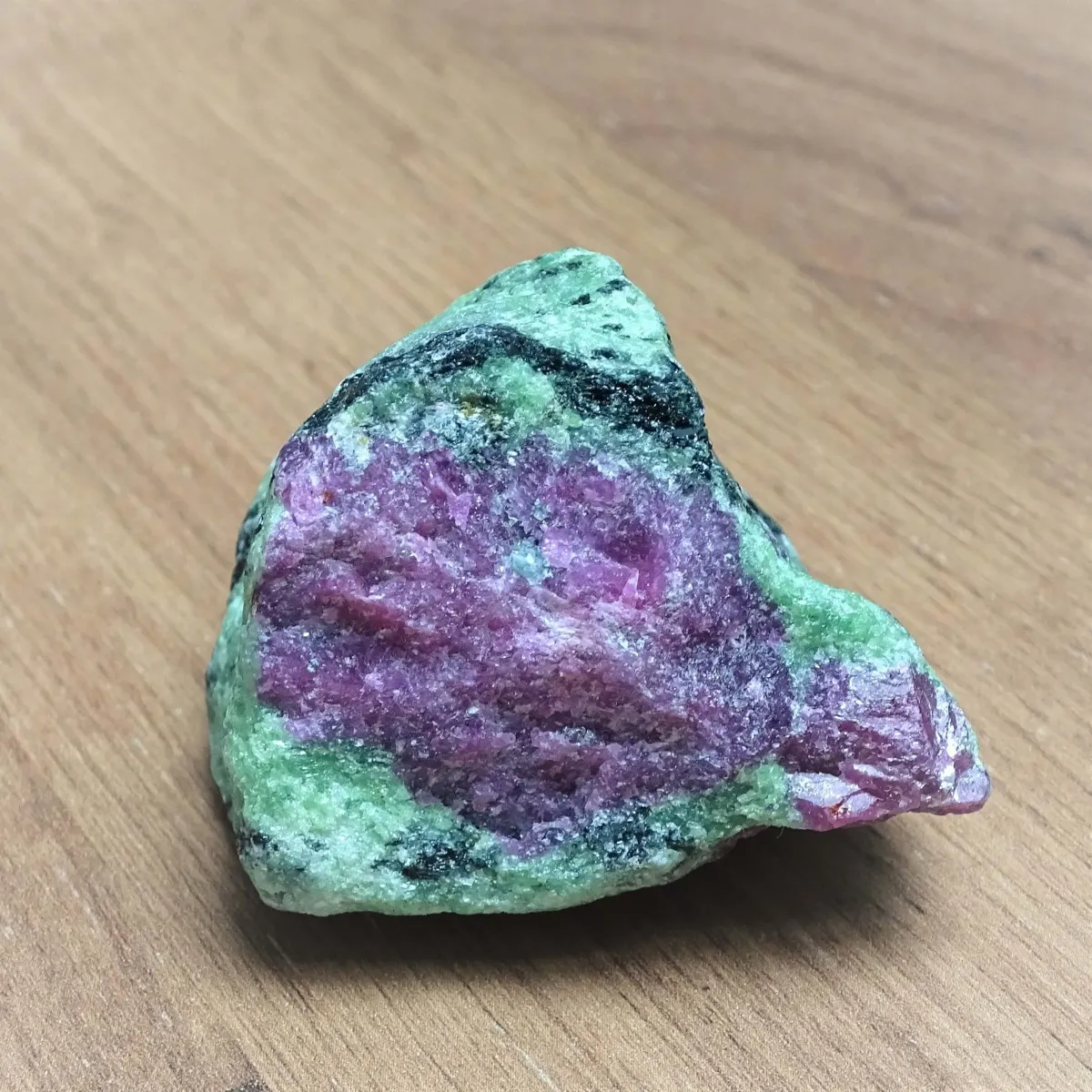 Rubín v zoisitu 158g, Tanzánie