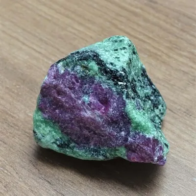 Rubín v zoisitu 158g, Tanzánie