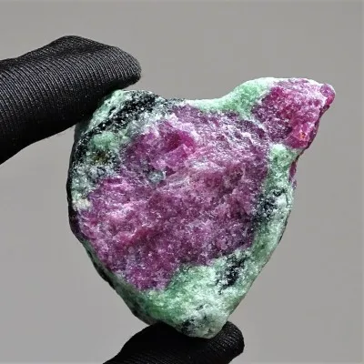 Ruby in zoisite 158g, Tanzania top quality