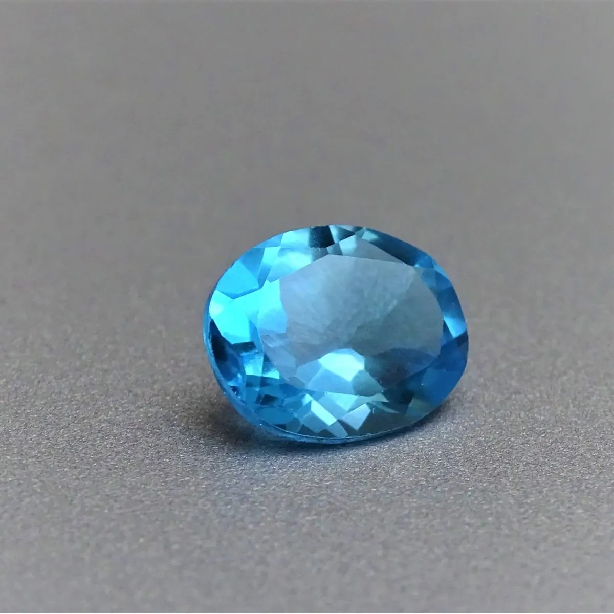 Topaz blue 3,30 ct, Sri Lanka