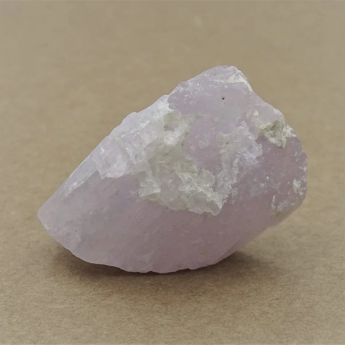 Kunzite 35,5g, Afghanistan