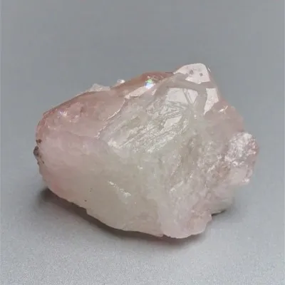 Morganit (rosa Beryll) - ein seltener roher natürlicher Morganitkristall mit Albit.
Gewicht: 40,1 g