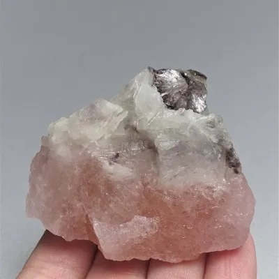 Morganite natural crystal 109,8g, Brazil