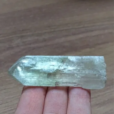 Hiddenit přírodní krystal 42,7g, Afganistán