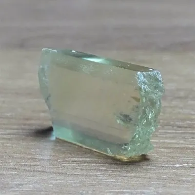 Hiddenit přírodní krystal 22,7g, Afganistán