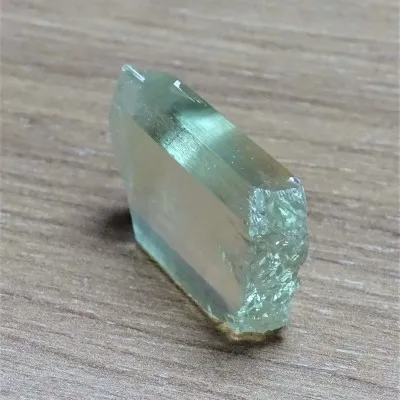Hiddenit přírodní krystal 22,7g, Afganistán