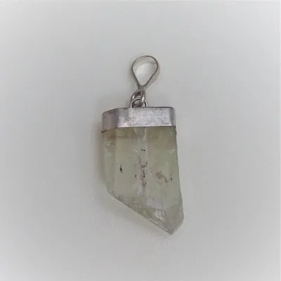 Hiddenite pendant 5,7g, Afghanistan