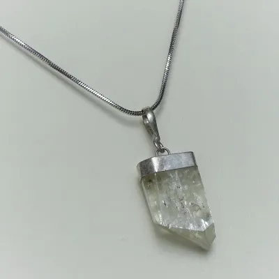 Hiddenit přívěšek 5,7g, Afganistán